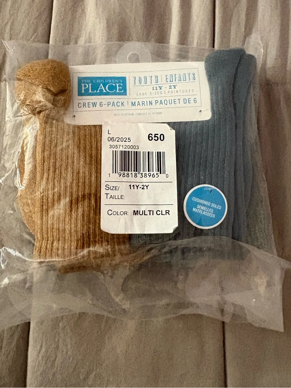 New with tags, 6-pack Marled cushioned crew socks, size 11-2 youth